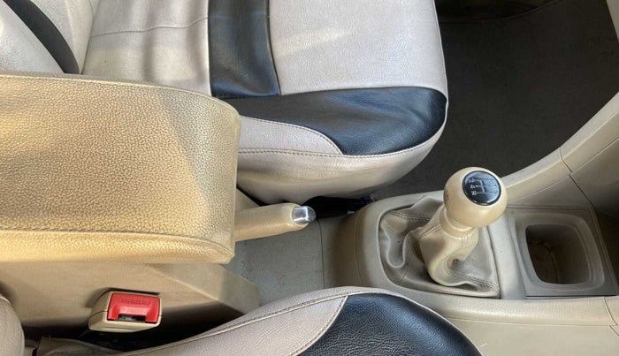 2014 Maruti Swift Dzire VXI, CNG, Manual, 78,803 km, Gear Lever