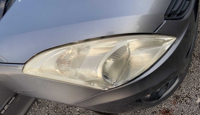 2014 Maruti Swift Dzire VXI, CNG, Manual, 78,803 km, Right headlight - Faded