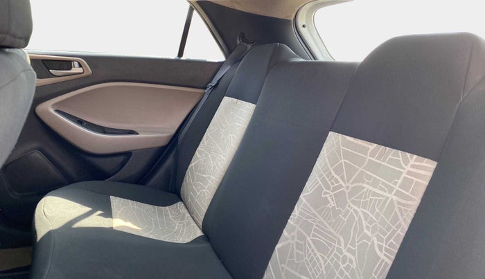 2019 Hyundai Elite i20 MAGNA PLUS 1.2, Petrol, Manual, 28,636 km, Right Side Rear Door Cabin
