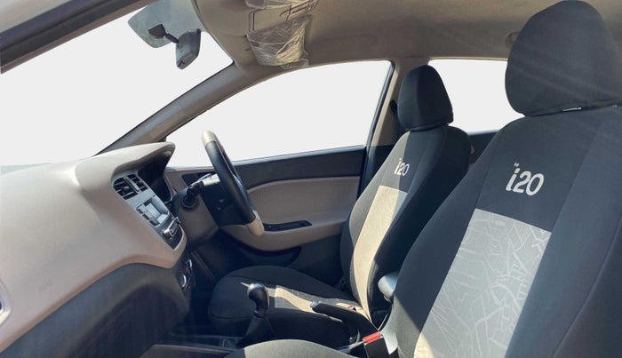 2019 Hyundai Elite i20 MAGNA PLUS 1.2, Petrol, Manual, 28,636 km, Right Side Front Door Cabin