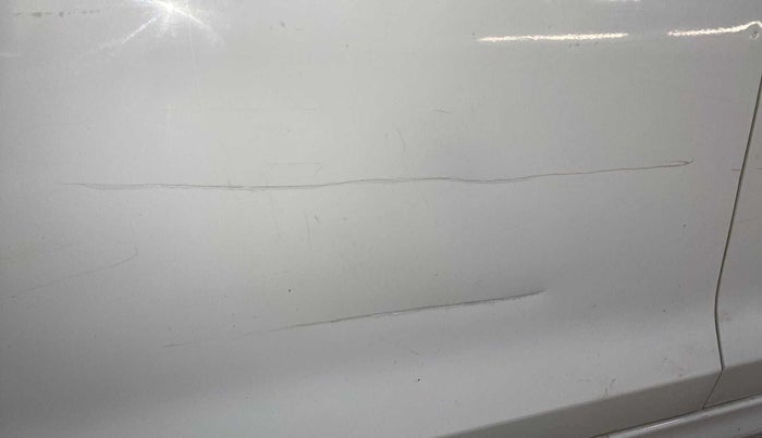 2019 Hyundai Verna 1.6 VTVT SX, Petrol, Manual, 42,190 km, Front passenger door - Minor scratches