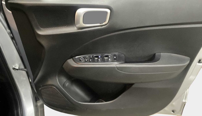 2021 Hyundai VENUE SX 1.5 CRDI, Diesel, Manual, 58,400 km, Driver Side Door Panels Control