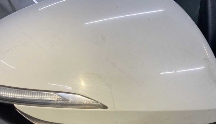 2018 Hyundai New Elantra 1.6 SX (O) AT DIESEL, Diesel, Automatic, 53,163 km, Right rear-view mirror - Cover has minor damage