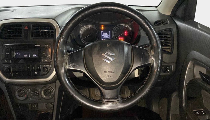 2017 Maruti Vitara Brezza VDI (O), Diesel, Manual, 1,20,187 km, Steering Wheel Close Up