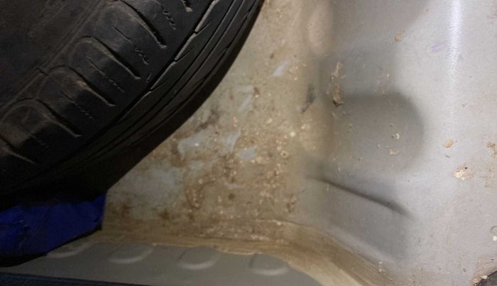 2017 Maruti Vitara Brezza VDI (O), Diesel, Manual, 1,20,160 km, Boot floor - Slight discoloration