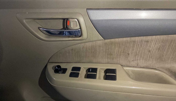 2013 Maruti Ertiga VDI, Diesel, Manual, 1,15,919 km, Driver Side Door Panels Control