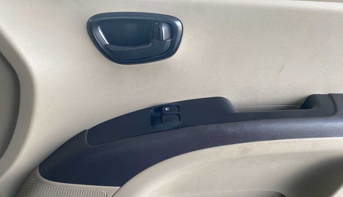 2013 Hyundai i10 ERA 1.1, Petrol, Manual, 15,498 km, Driver Side Door Panels Control