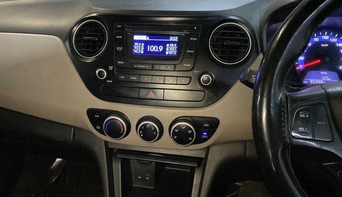 2015 Hyundai Xcent S 1.2, Petrol, Manual, 95,989 km, AC Unit - Front vent has minor damage