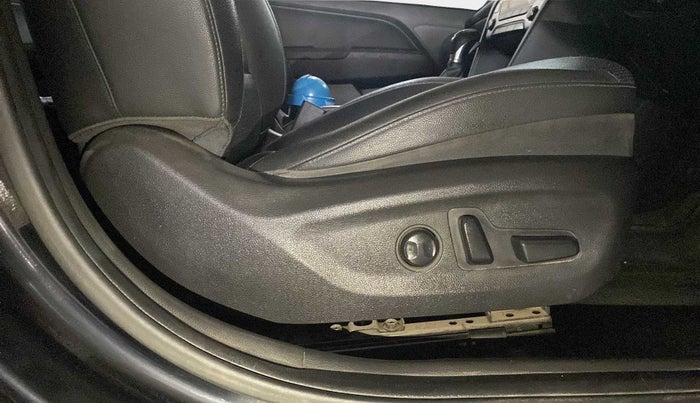 2018 Hyundai New Elantra 2.0 SX(O) AT PETROL, Petrol, Automatic, 36,733 km, Driver Side Adjustment Panel