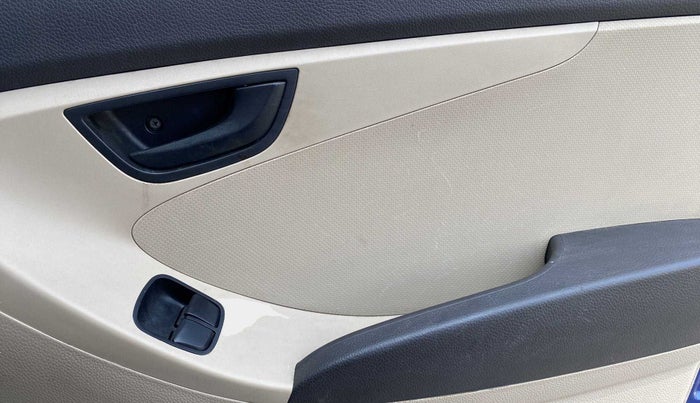 2014 Hyundai Eon MAGNA +, Petrol, Manual, 64,496 km, Driver Side Door Panels Control