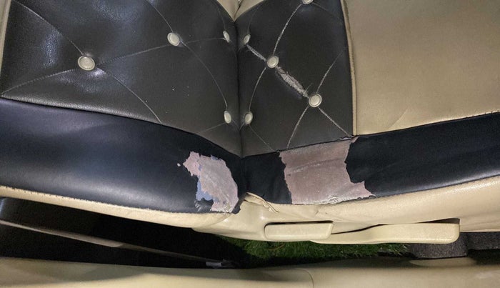 2014 Honda Amaze 1.2L I-VTEC S, CNG, Manual, 74,647 km, Driver seat - Cover slightly torn