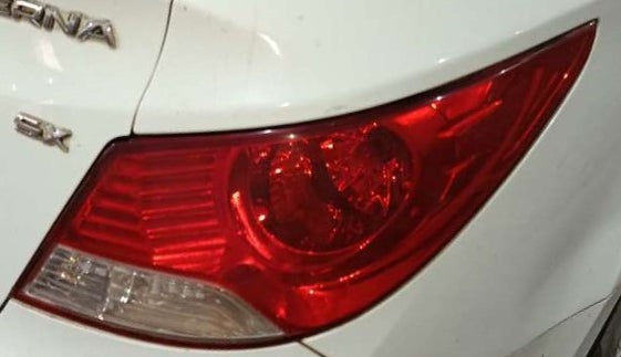 2012 Hyundai Verna FLUIDIC 1.6 VTVT SX, Petrol, Manual, 70,228 km, Right tail light - Minor damage