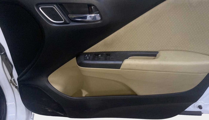2022 Honda City 1.5L I-VTEC V MT 4TH GEN, Petrol, Manual, 31,537 km, Driver Side Door Panels Control