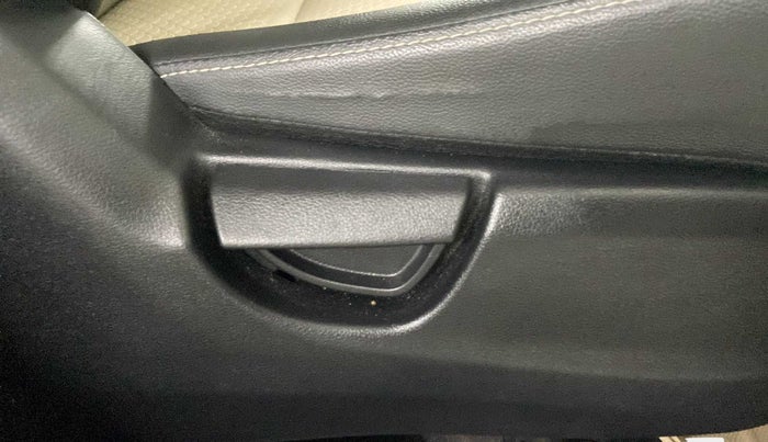 2019 Hyundai NEW SANTRO SPORTZ CNG, CNG, Manual, 59,169 km, Driver Side Adjustment Panel
