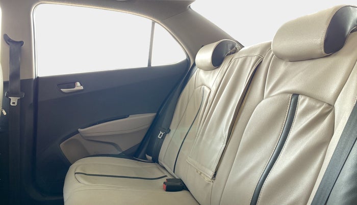 2014 Hyundai Xcent SX 1.2 (O), Petrol, Manual, 29,798 km, Right Side Rear Door Cabin