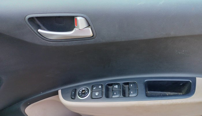 2015 Hyundai Xcent SX 1.2 (O), Petrol, Manual, 27,383 km, Driver Side Door Panels Control