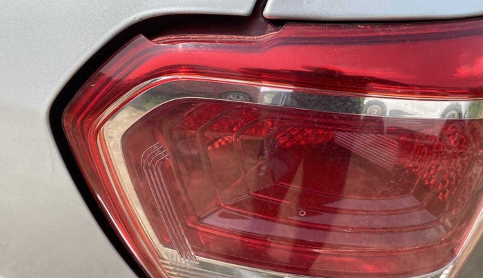 2015 Hyundai Xcent SX 1.2 (O), Petrol, Manual, 27,383 km, Right tail light - Minor damage