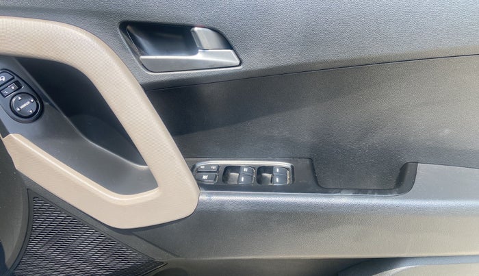 2016 Hyundai Creta SX PLUS 1.6 PETROL, Petrol, Manual, 37,440 km, Driver Side Door Panels Control