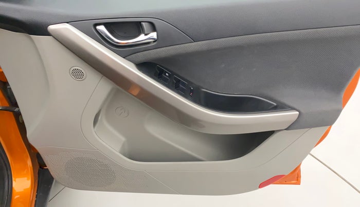 2018 Tata NEXON XZA PLUS PETROL DUAL TONE, Petrol, Automatic, 26,820 km, Driver Side Door Panels Control