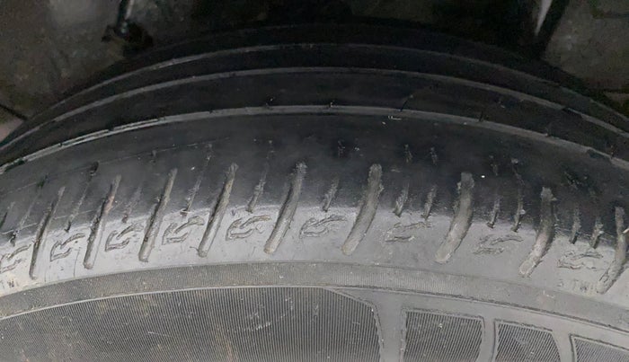 2019 Hyundai VENUE SX 1.0 TURBO DUAL TONE, Petrol, Manual, 75,430 km, Left Rear Tyre Tread
