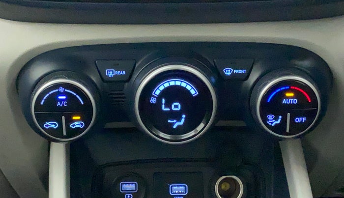 2019 Hyundai VENUE SX 1.0 TURBO DUAL TONE, Petrol, Manual, 75,430 km, Automatic Climate Control