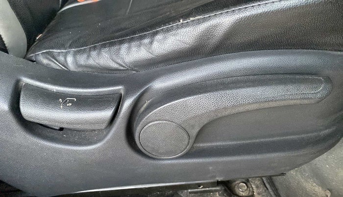 2016 Hyundai Creta SX PLUS 1.6 DIESEL, Diesel, Manual, 71,348 km, Driver Side Adjustment Panel