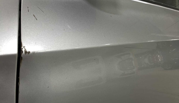 2016 Tata Tiago XM PETROL, Petrol, Manual, 67,934 km, Front passenger door - Minor scratches