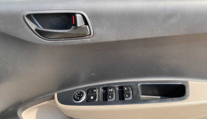 2016 Hyundai Grand i10 MAGNA 1.2 KAPPA VTVT, Petrol, Manual, 54,601 km, Driver Side Door Panels Control