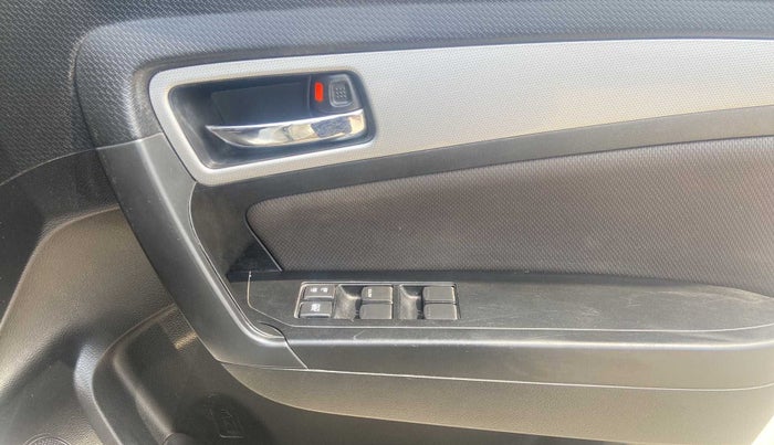 2021 Toyota URBAN CRUISER PREMIUM GRADE MT, Petrol, Manual, 25,126 km, Driver Side Door Panels Control