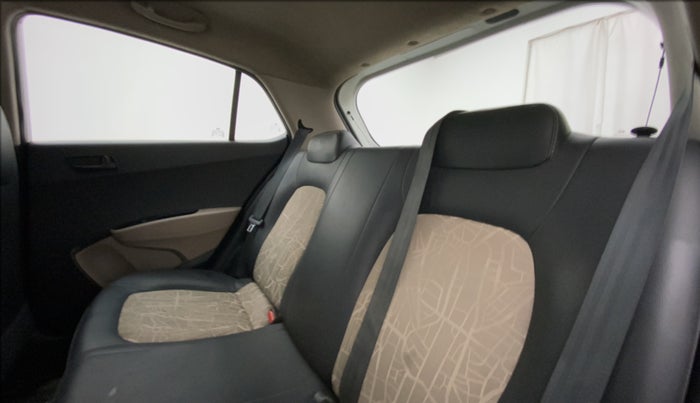 2015 Hyundai Grand i10 MAGNA 1.2 KAPPA VTVT, Petrol, Manual, 41,453 km, Right Side Rear Door Cabin