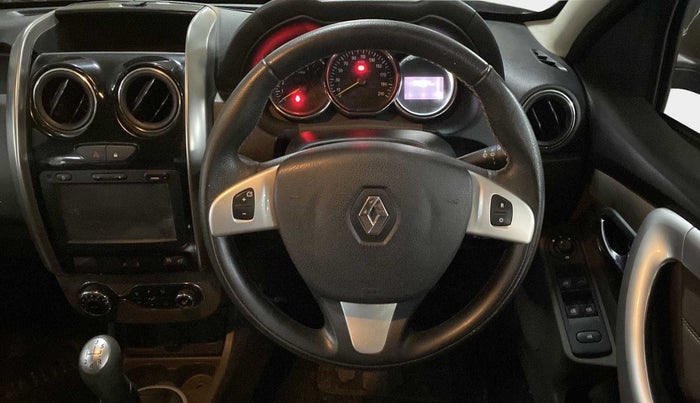 2017 Renault Duster 85 PS RXZ 4X2 MT DIESEL (OPT), Diesel, Manual, 56,249 km, Steering Wheel Close Up