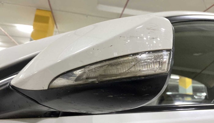 2015 Hyundai Verna FLUIDIC 4S 1.4 VTVT, Petrol, Manual, 95,537 km, Left rear-view mirror - Indicator light has minor damage