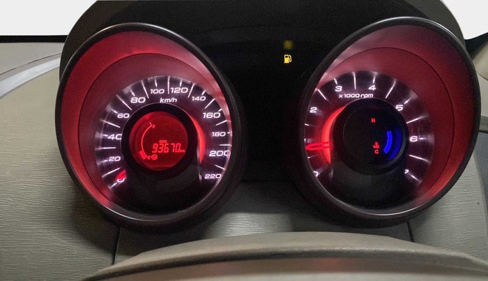 2014 Mahindra XUV500 W4, Diesel, Manual, 93,677 km, Odometer Image