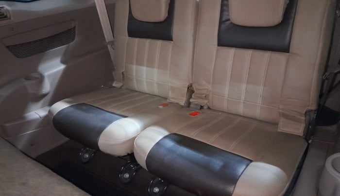 2014 Mahindra XUV500 W4, Diesel, Manual, 93,677 km, Third Seat Row ( optional )