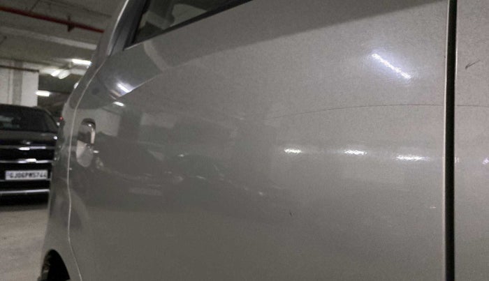 2019 Maruti New Wagon-R VXI 1.2 AMT, Petrol, Automatic, 11,607 km, Right rear door - Minor scratches