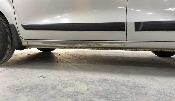 2019 Maruti New Wagon-R VXI 1.2 AMT, Petrol, Automatic, 11,607 km, Left running board - Slightly dented