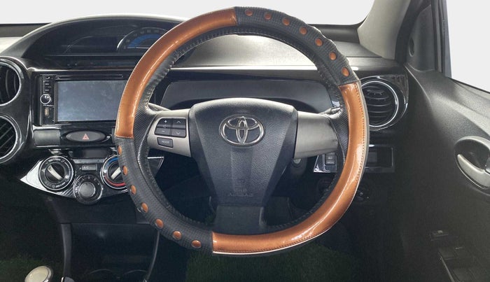 2017 Toyota Etios CROSS 1.5 V, Petrol, Manual, 42,445 km, Steering Wheel Close Up