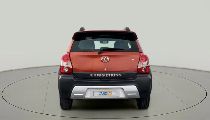2017 Toyota Etios CROSS 1.5 V, Petrol, Manual, 42,445 km, Back/Rear