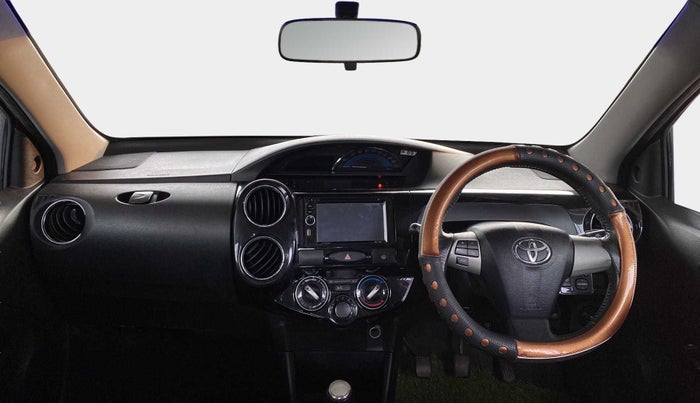 2017 Toyota Etios CROSS 1.5 V, Petrol, Manual, 42,445 km, Dashboard