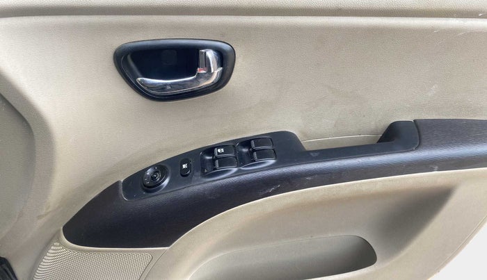 2011 Hyundai i10 SPORTZ 1.2, Petrol, Manual, 56,537 km, Driver Side Door Panels Control