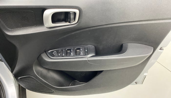 2021 Hyundai VENUE S Plus MT 1.2 Kappa, Petrol, Manual, 46,695 km, Driver Side Door Panels Control