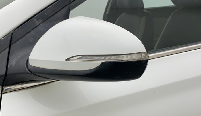 2018 Hyundai Verna 1.6 SX VTVT, Petrol, Manual, 40,298 km, Left rear-view mirror - Indicator light has minor damage