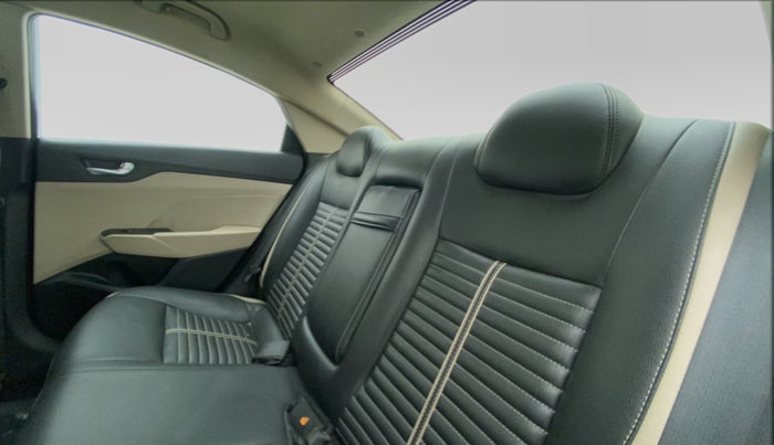 2018 Hyundai Verna 1.6 SX VTVT, Petrol, Manual, 40,298 km, Right Side Rear Door Cabin