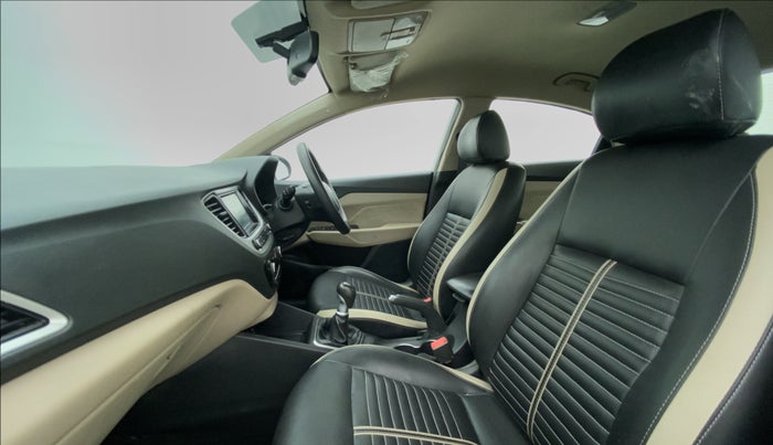 2018 Hyundai Verna 1.6 SX VTVT, Petrol, Manual, 40,298 km, Right Side Front Door Cabin