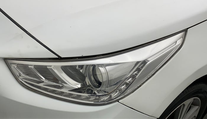 2018 Hyundai Verna 1.6 SX VTVT, Petrol, Manual, 40,298 km, Left headlight - Minor scratches