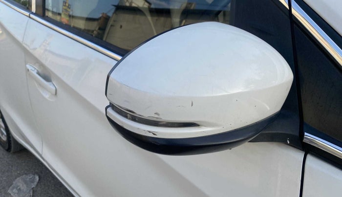 2015 Honda Brio VX MT, Petrol, Manual, 82,566 km, Right rear-view mirror - Minor scratches