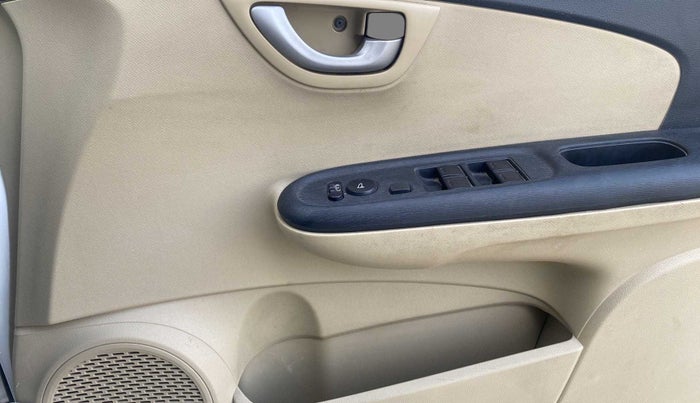 2015 Honda Brio VX MT, Petrol, Manual, 82,566 km, Driver Side Door Panels Control