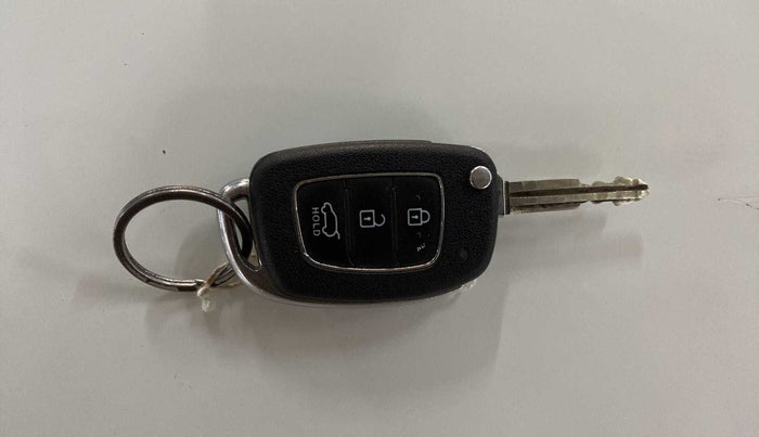2017 Hyundai Elite i20 ASTA 1.2, Petrol, Manual, 25,548 km, Key Close Up