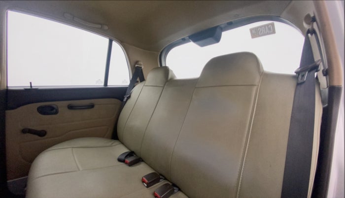 2011 Hyundai Santro Xing GLS, Petrol, Manual, 24,615 km, Right Side Rear Door Cabin