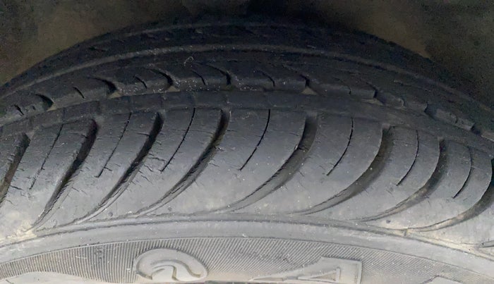 2011 Hyundai Santro Xing GLS, Petrol, Manual, 24,615 km, Right Front Tyre Tread